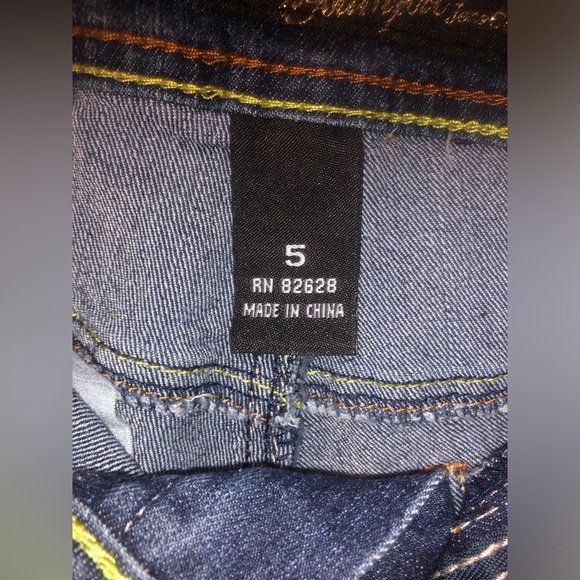 South Pole Stretch Juniors Size 5 Cuffed Denim Capris Feather Pocket Design - Picture 11 of 12